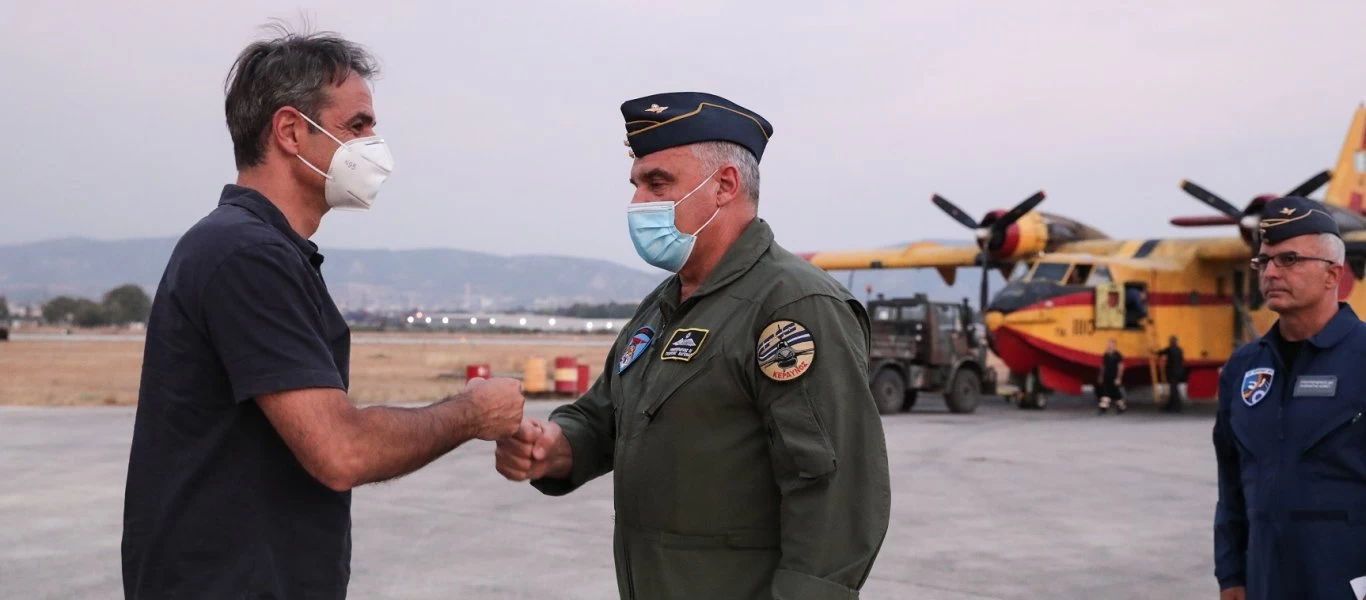 Εναέρια μέσα: Εκλιπαρούν οι δήμαρχοι - «Υπάρχουν αλλά δεν τα βλέπετε» λέει η κυβέρνηση - Τελικά πόσα και πού είναι